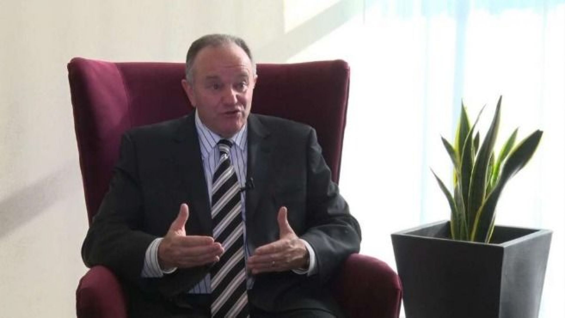 Време е да наваксате с инвестициите във военна сила Това