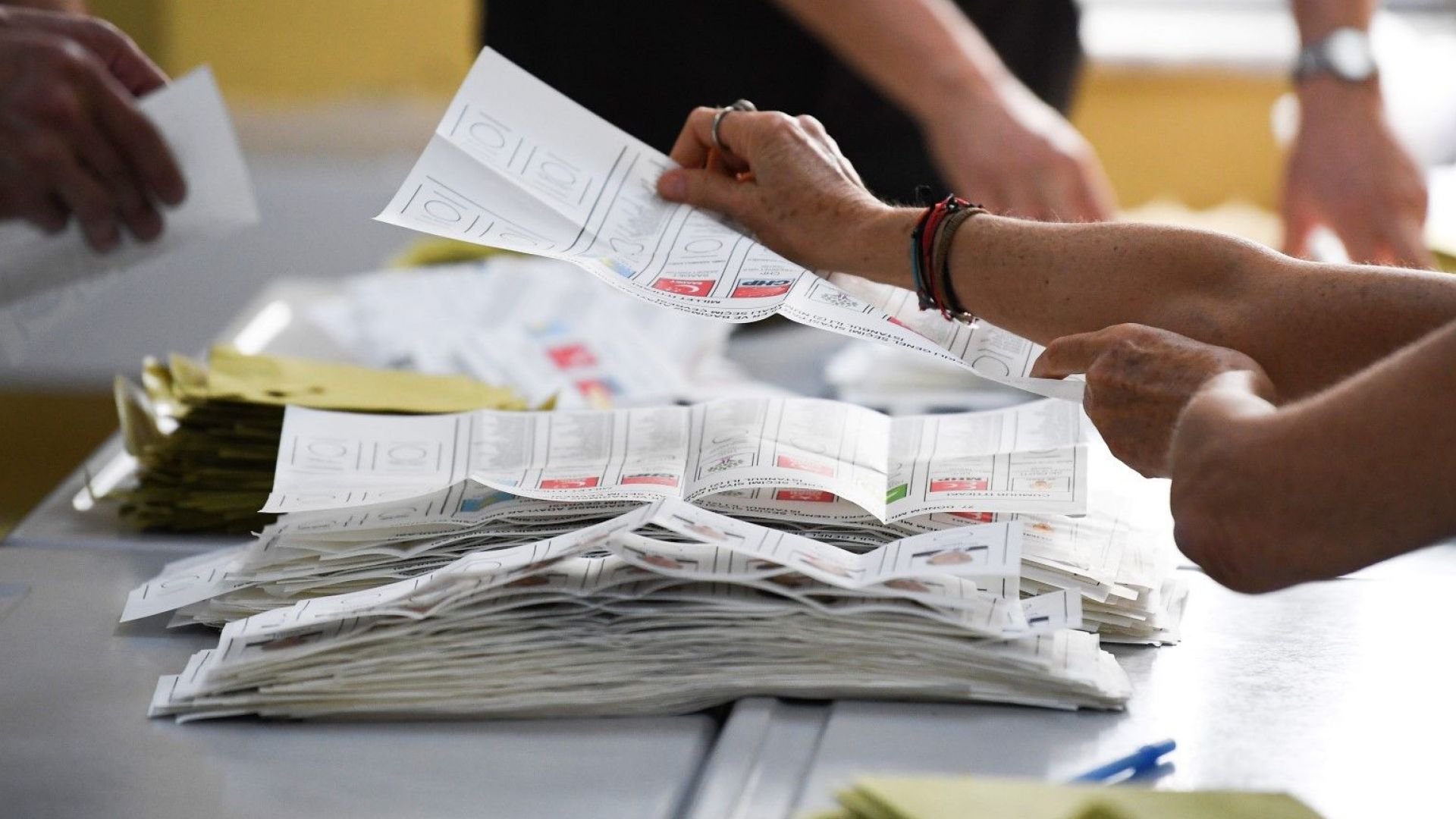 Избирател на 165 г. се регистрира за първи вот в Турция 
