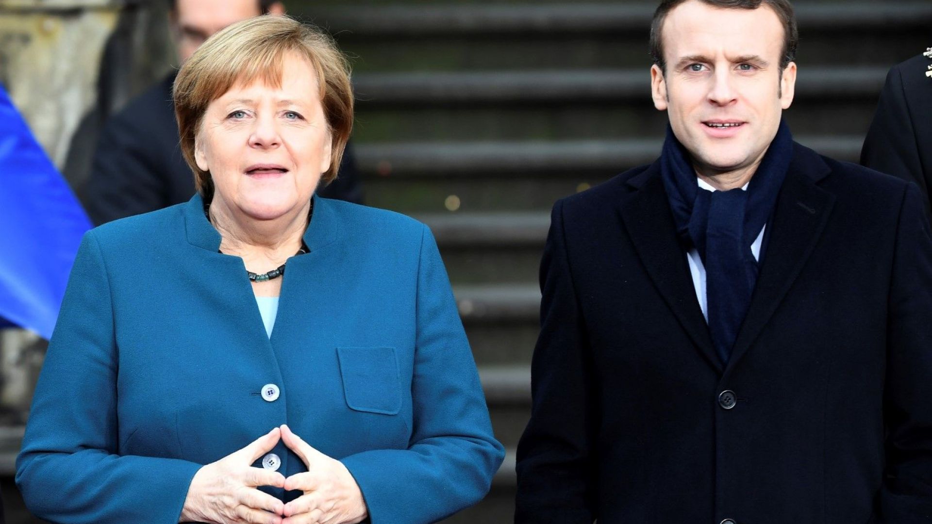 Френският президент Еманюел Макрон и германският канцлер Ангела Меркел подписаха