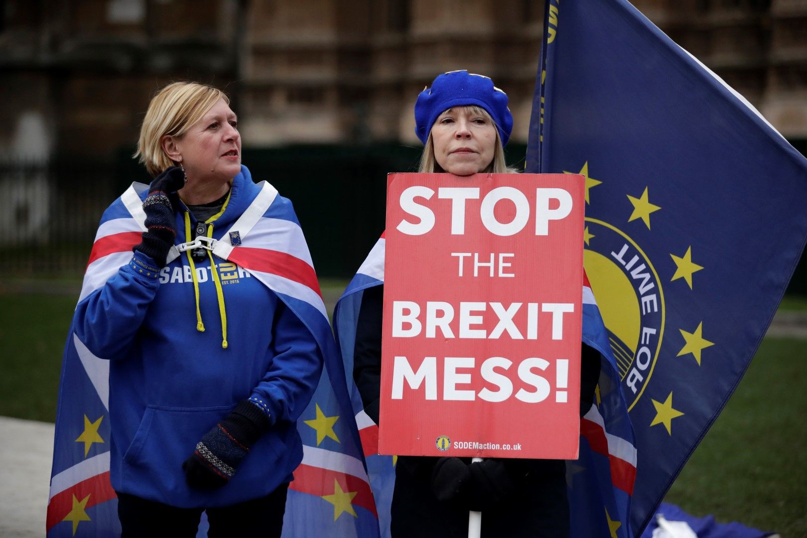 Протестите "за" и "против" Брекзит във Великобритания продължават