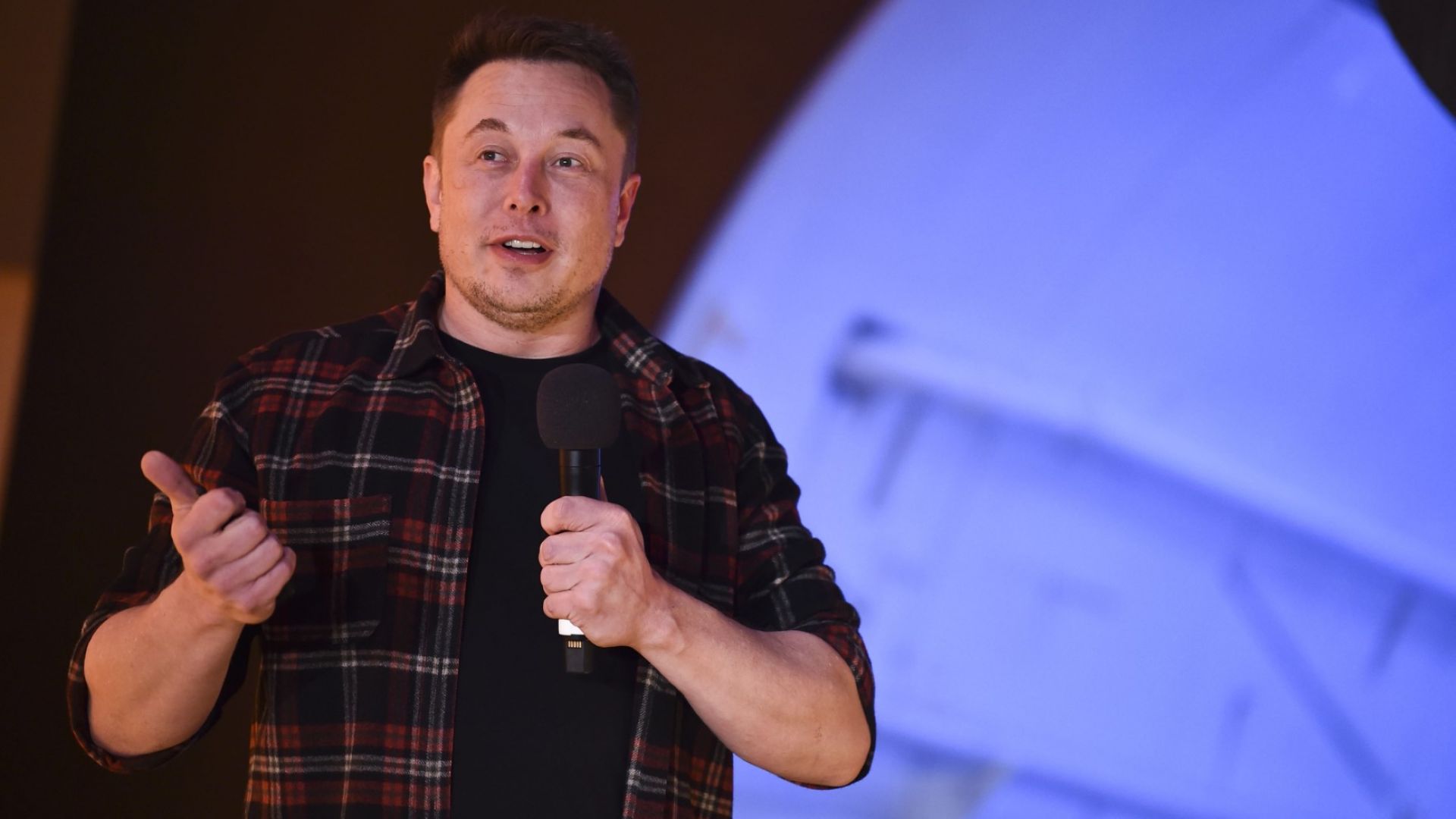 Илон Мъск: автопилотът на Tesla ще има свръхчовешки възможности