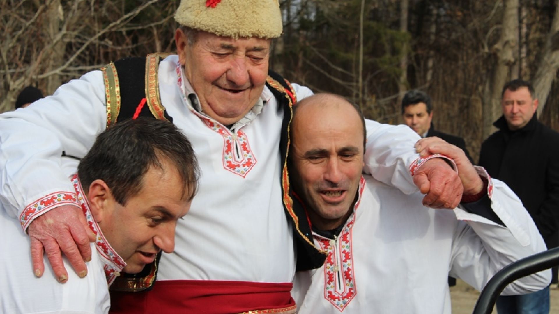 Ден след Бабинден жителите в русенското село Черешово отново се