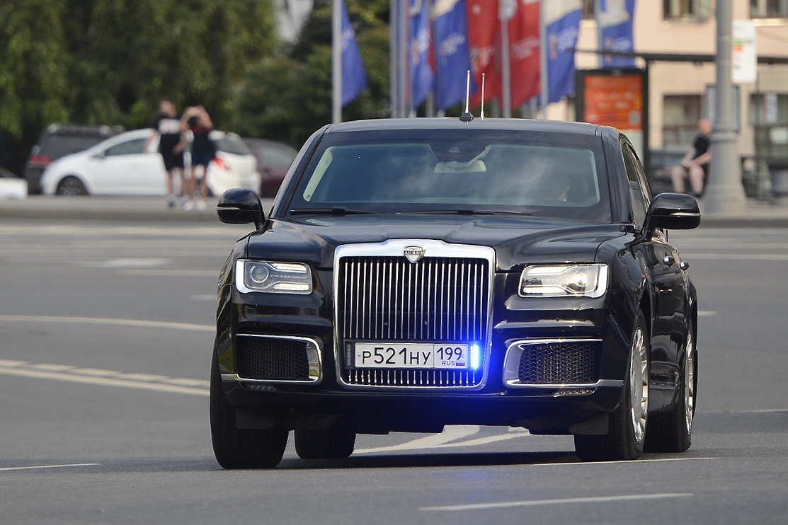 Лимузината на Путин ще гастролира на Автосалона в Женева