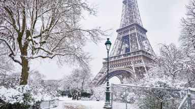Снеговалеж в Париж - кратко видео