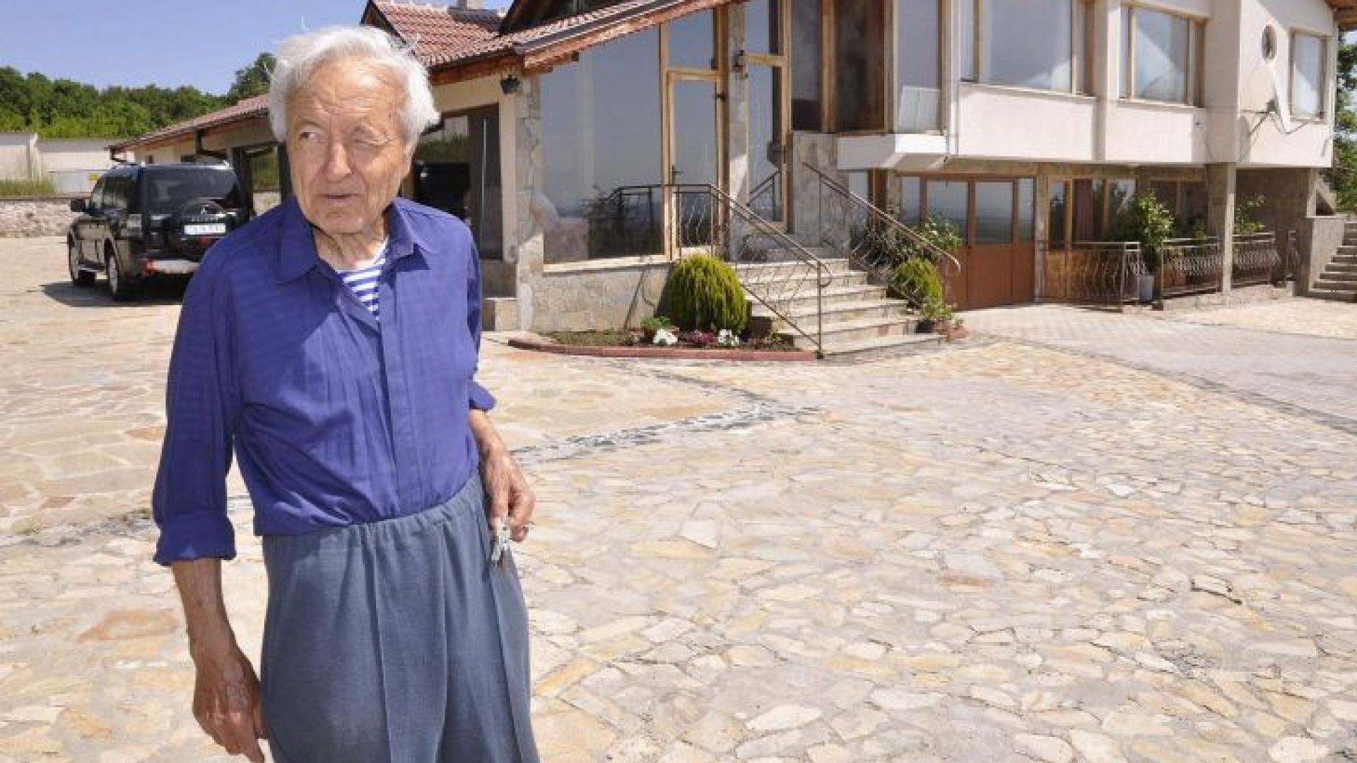 Бащата на арестувания бизнесмен Николай Банев е починал тази сутрин