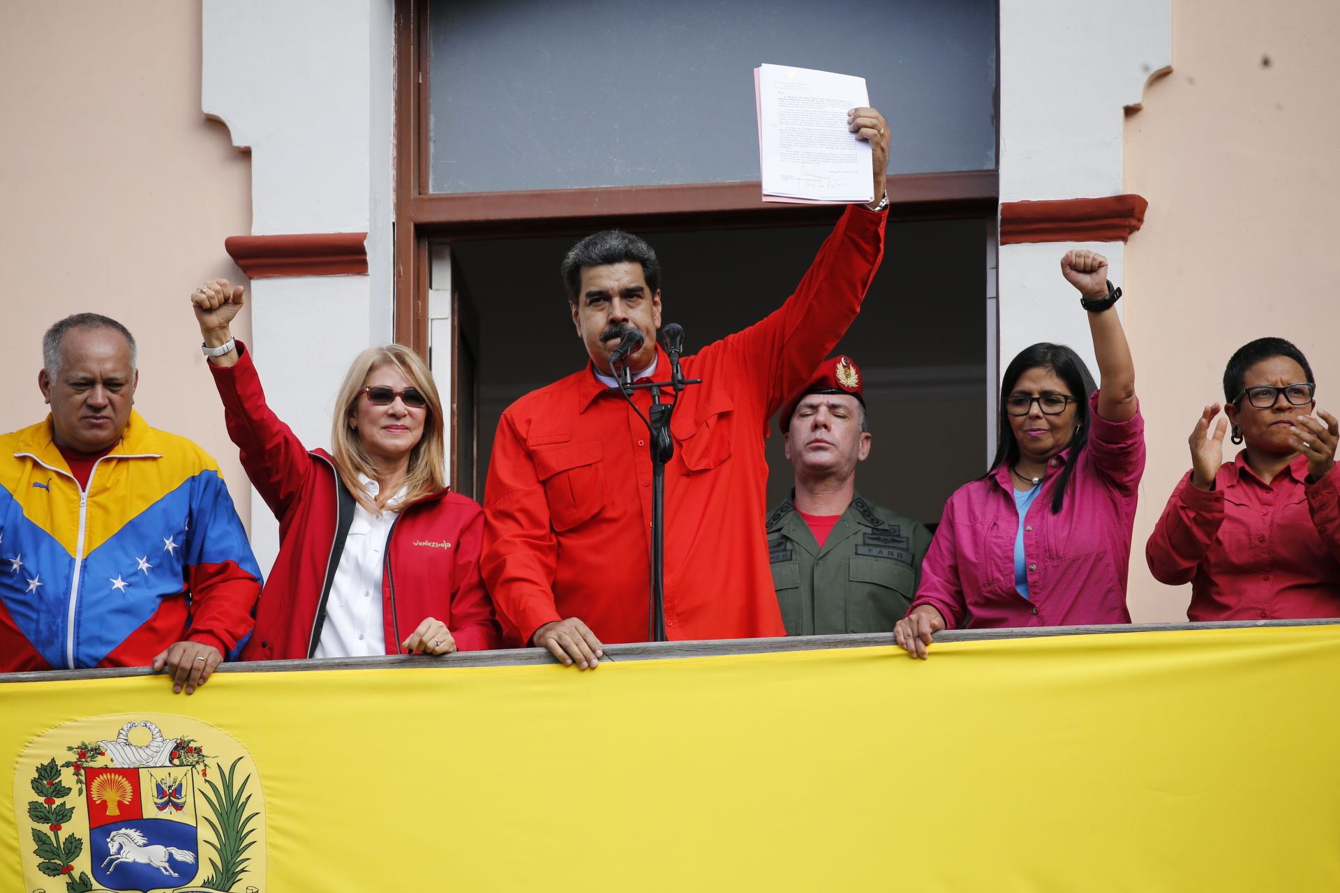 Президентът Николас Мадуро обяви, че е готов да преговаря с опозицията