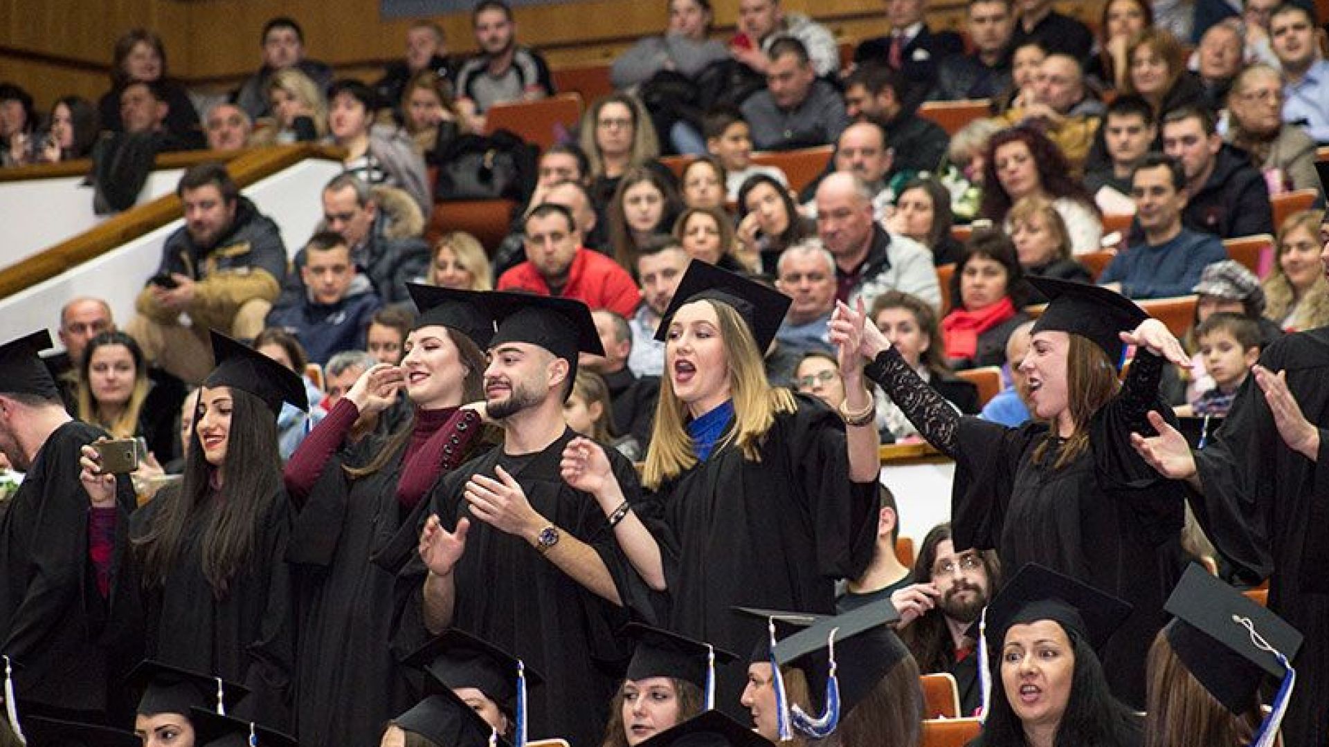 Лекарите от Випуск 2018 на Медицинския факултет към Медицинския университет