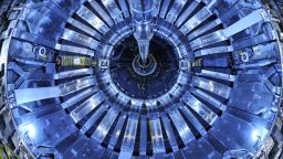 Българи ще ремонтират Големия адронен колайдер на ЦЕРН