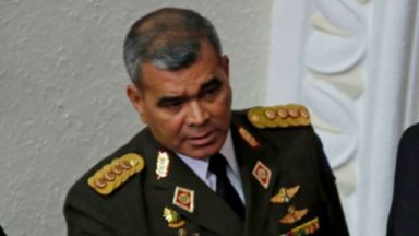 Венецуелската армия изрази лоялност към Мадуро и призова за диалог
