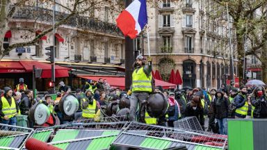 Френските „жълти жилетки“ искат свои евродепутати