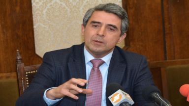 В първия мандат президентът Радев се бореше за властта Получи