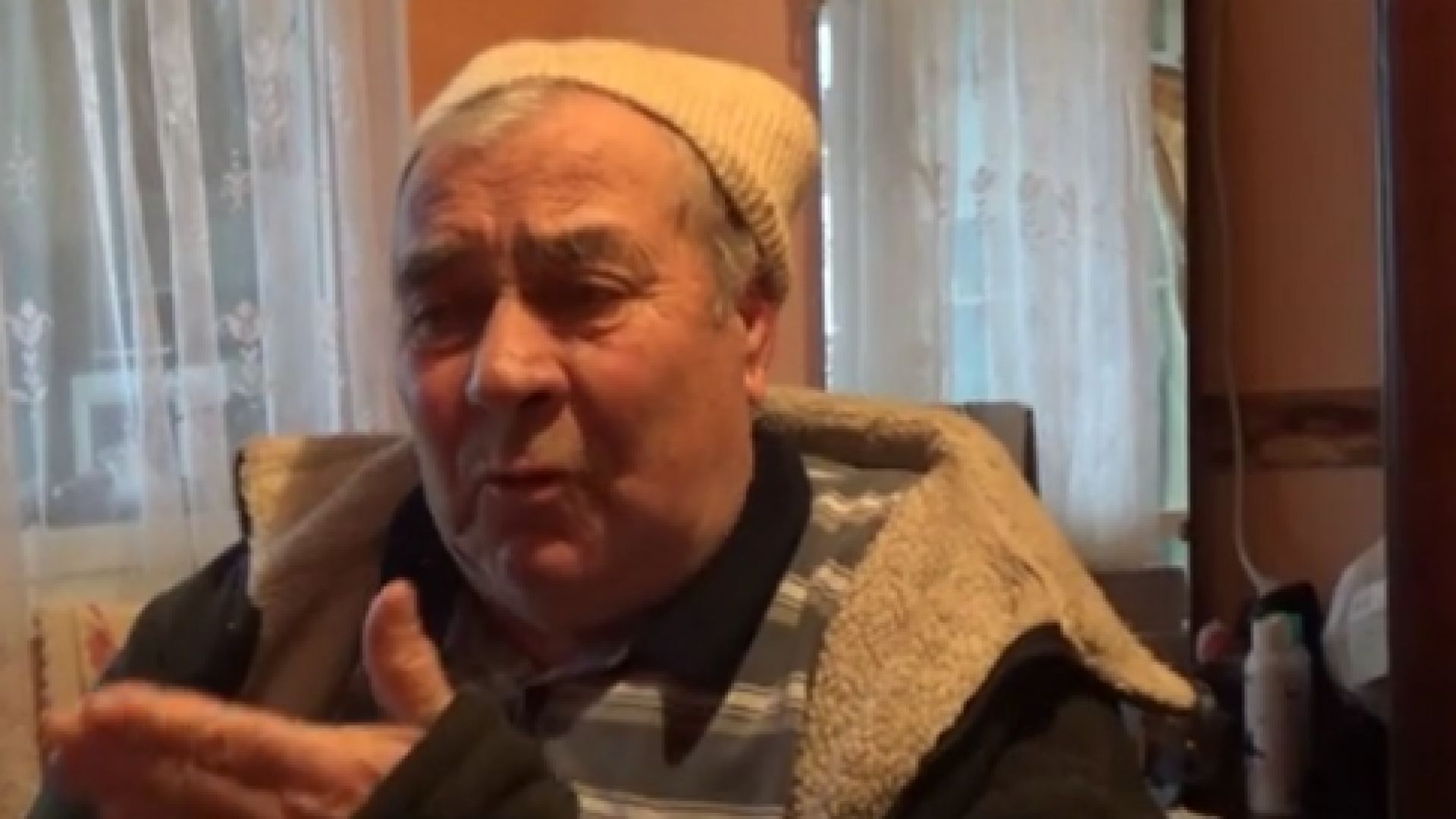 Куче е изхвърлено от осеметажен блок в Силистра Животното което