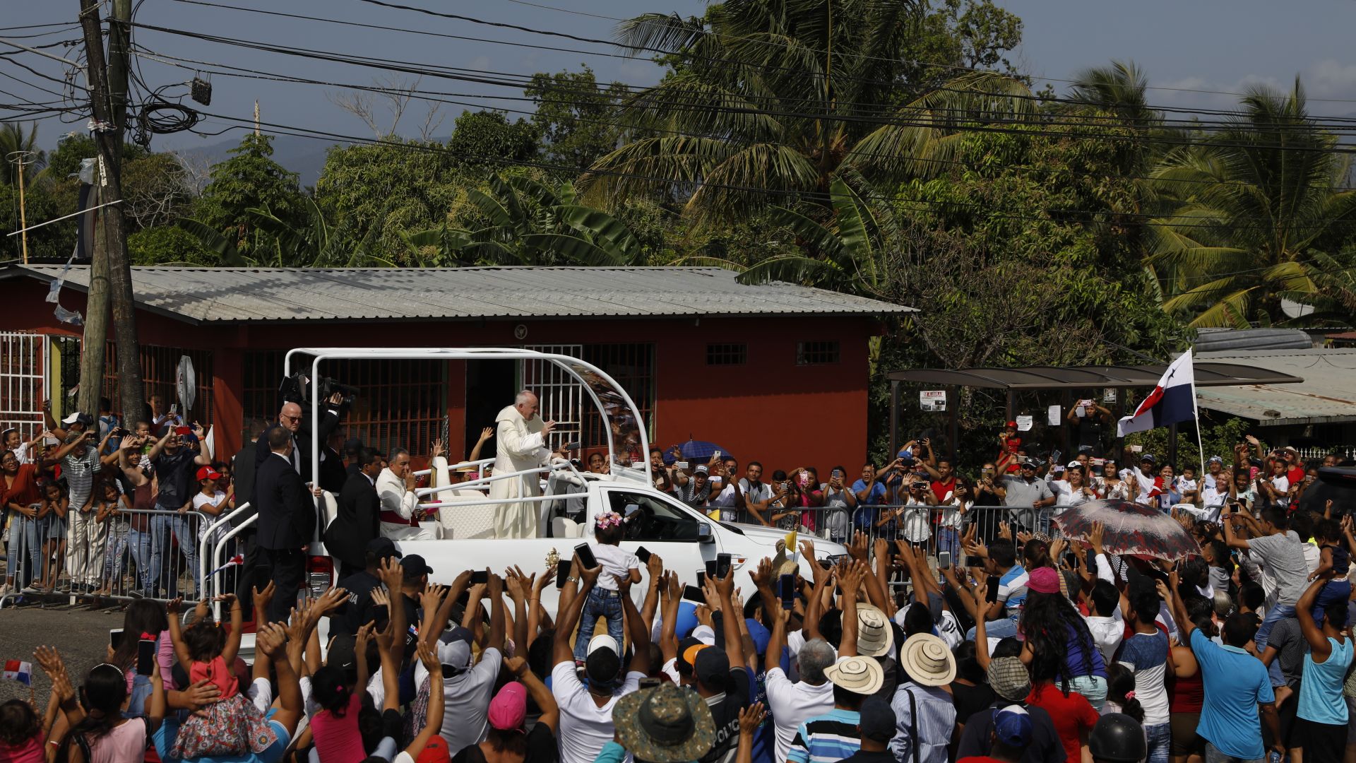 Папа Франциск осъди начина по който обществото маргинализира и заклеймява