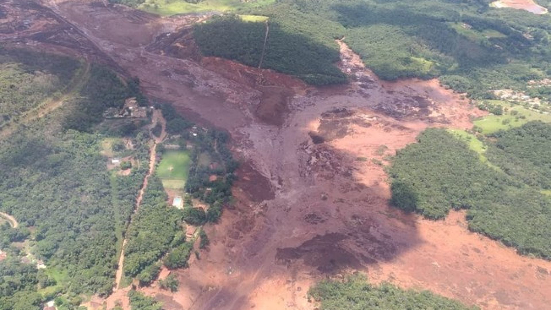 200 души са в неизвестност след като три язовира управлявани