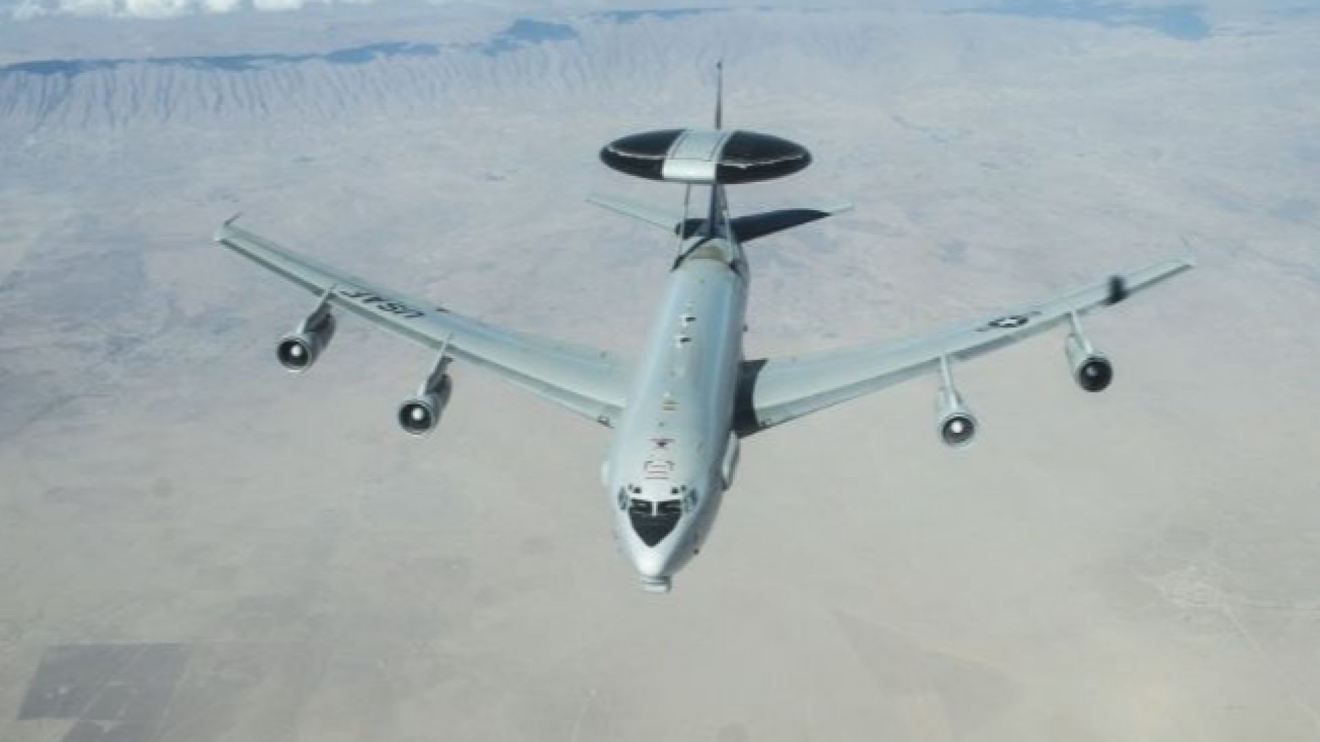 Пет самолета на ВВС на САЩ и Канада са били