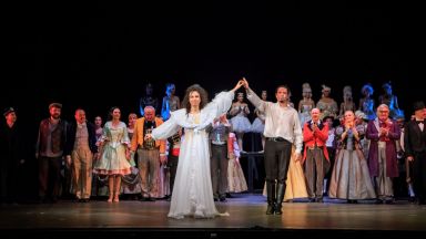 Овации на премиерата на "Фантомът на операта" в Музикалния театър