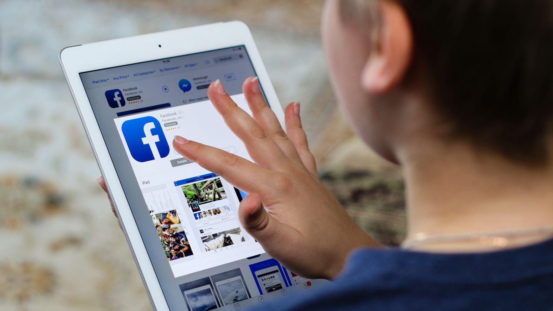 Facebook насърчавал "приятелски измами"