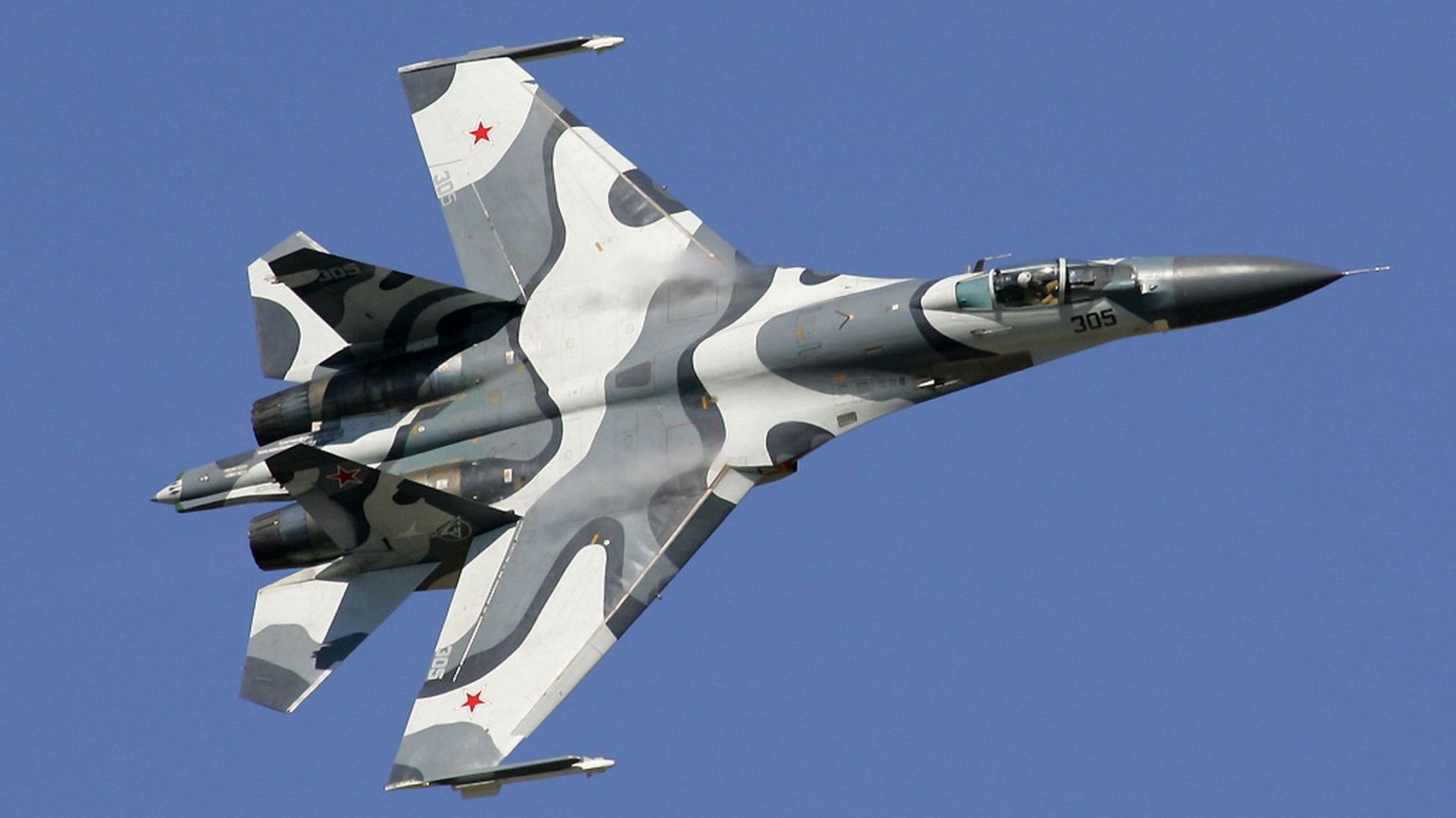 Руски Су-27 "изгониха" американски бомбардировач от границата (видео)