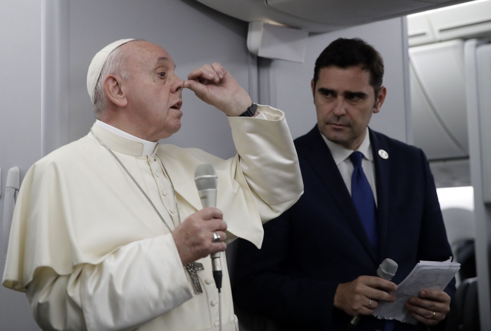 Папа Франциск заяви пред журналисти, че се опасява от кръвопролитие във Венецуела