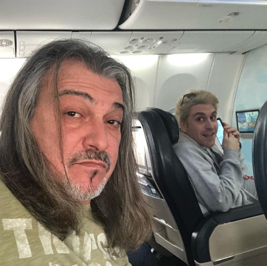 Маги и Бебо в самолета