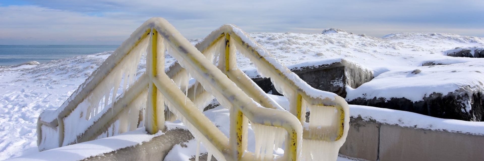 Замръзна езерото Мичиган, арктичният студ чупи рекорди