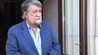 Депутатът от ГЕРБ и председател на Комисията по култура Вежди