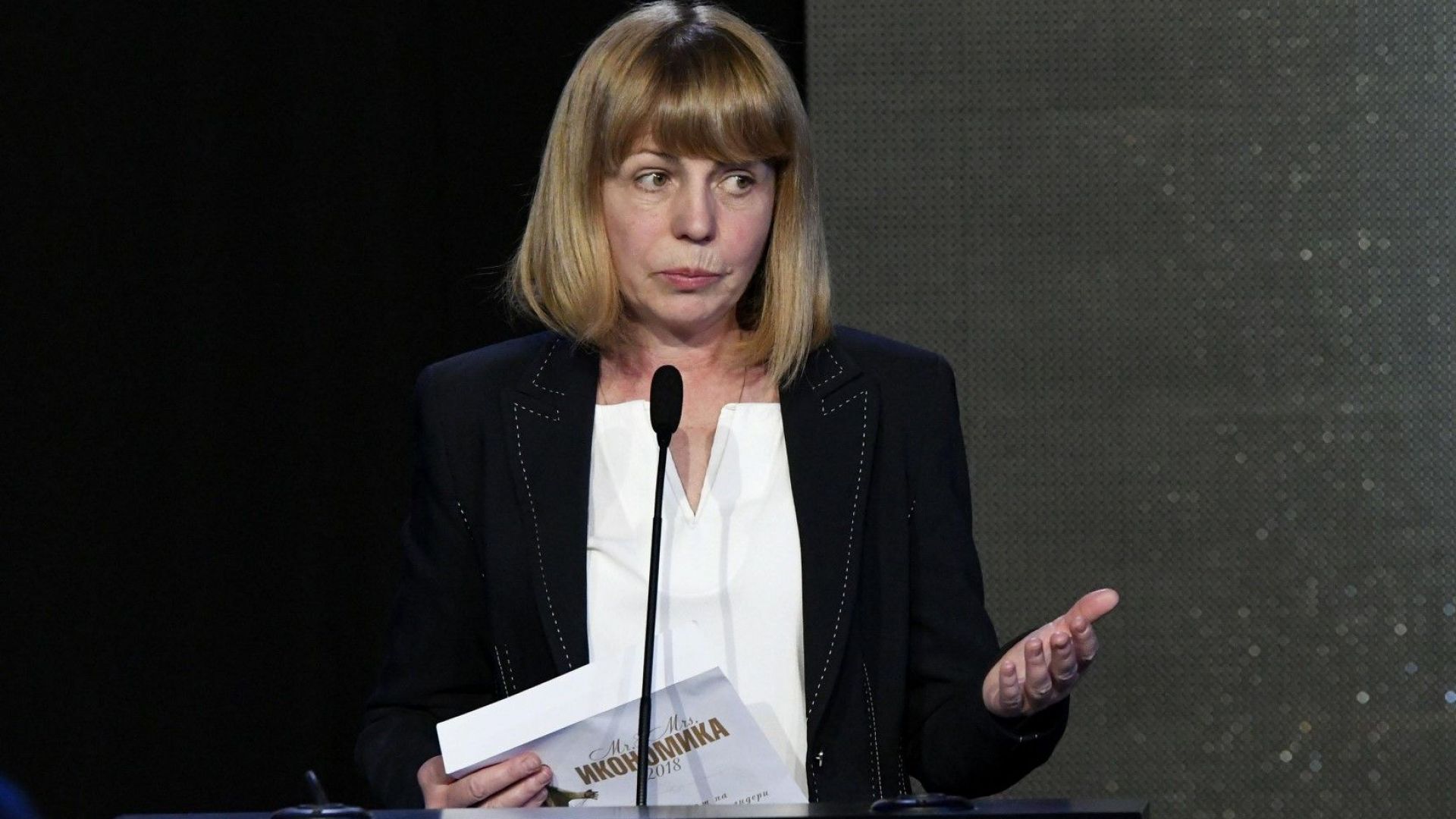 Не съм запозната и нямам отношение към ремонта на Ларгото