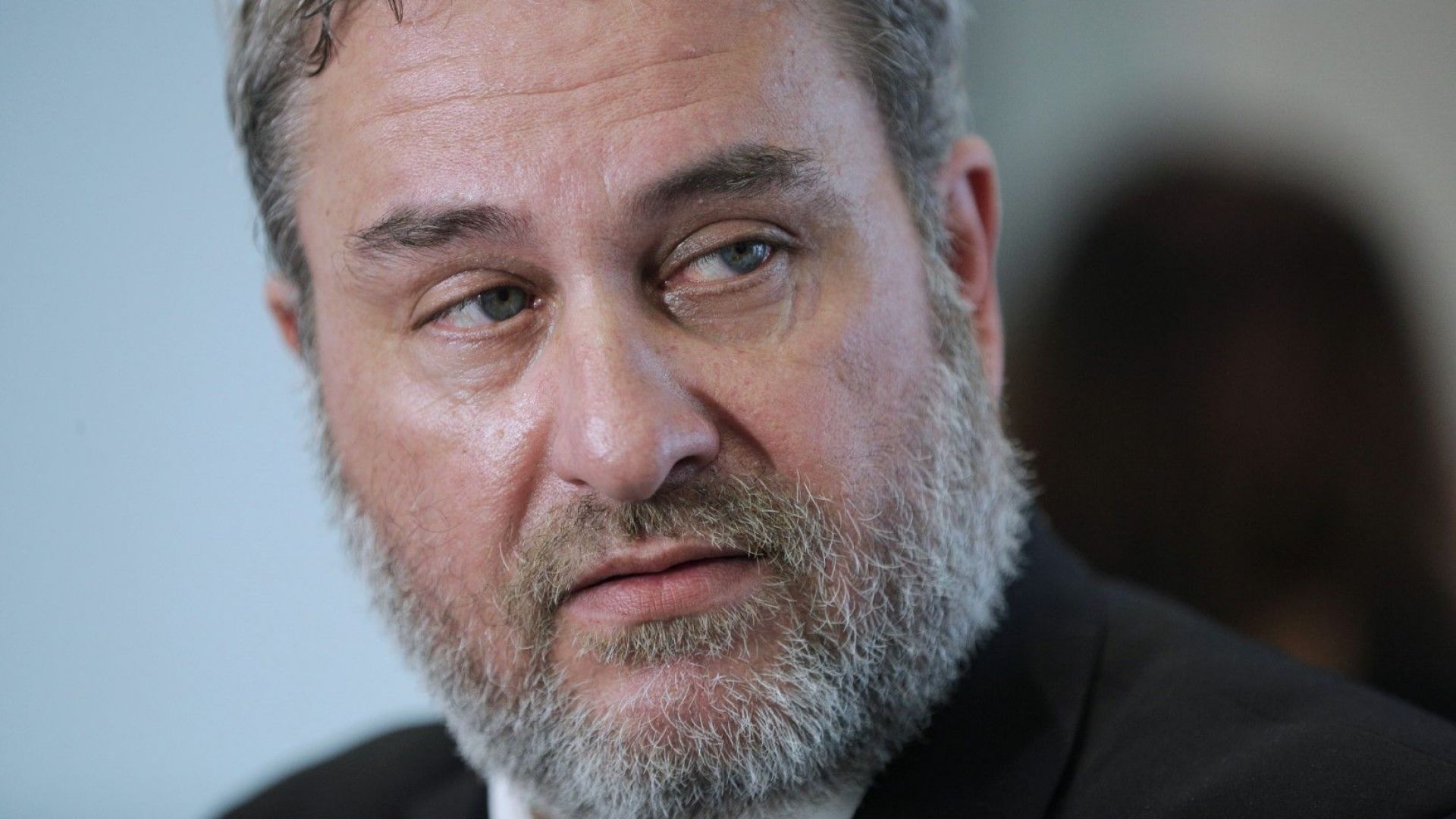 Няма опростени пари има заведена искова молба в министерството текат