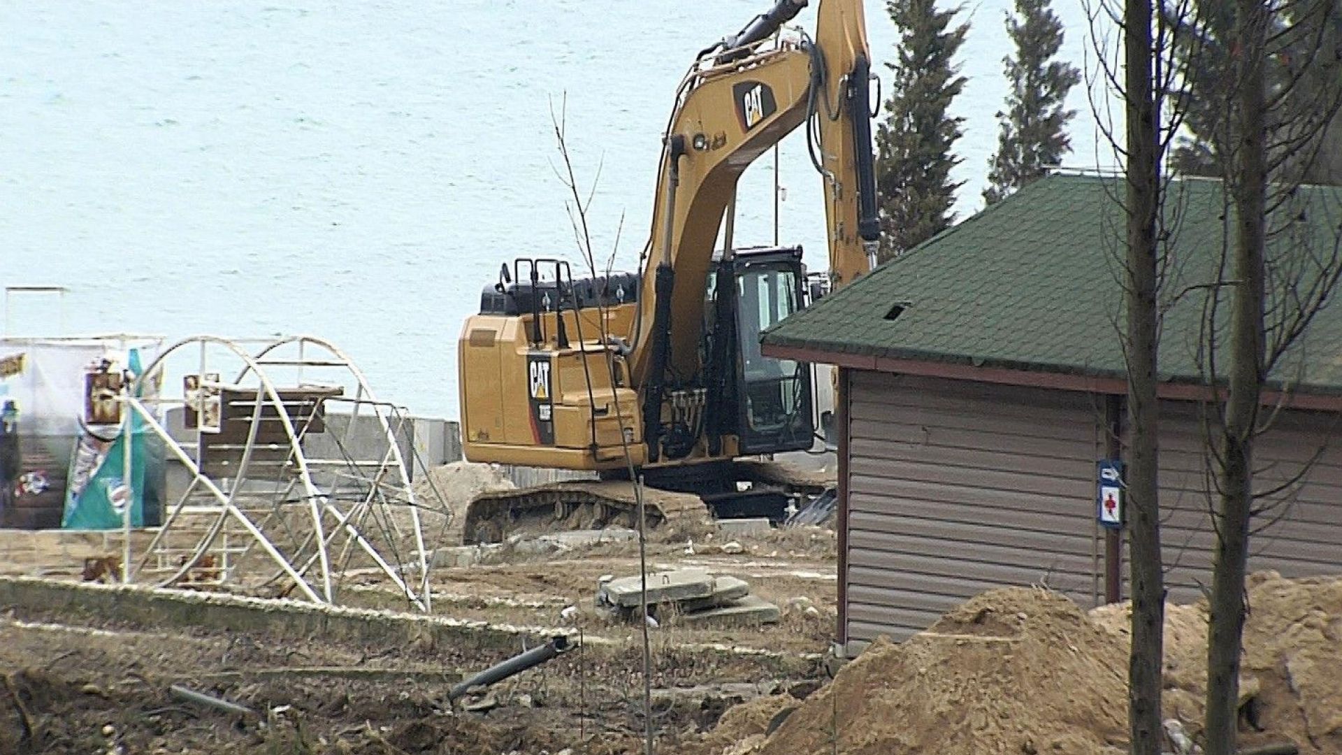 При огледа на новия строителен обект в курорта Св Св Константин и
