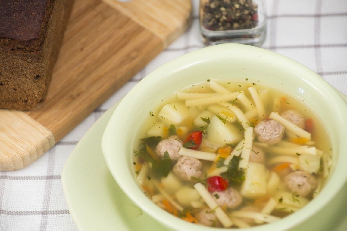 Германците пълнят шкафовете си с разтворима супа - особено популярна храна в случай на здравна криза
