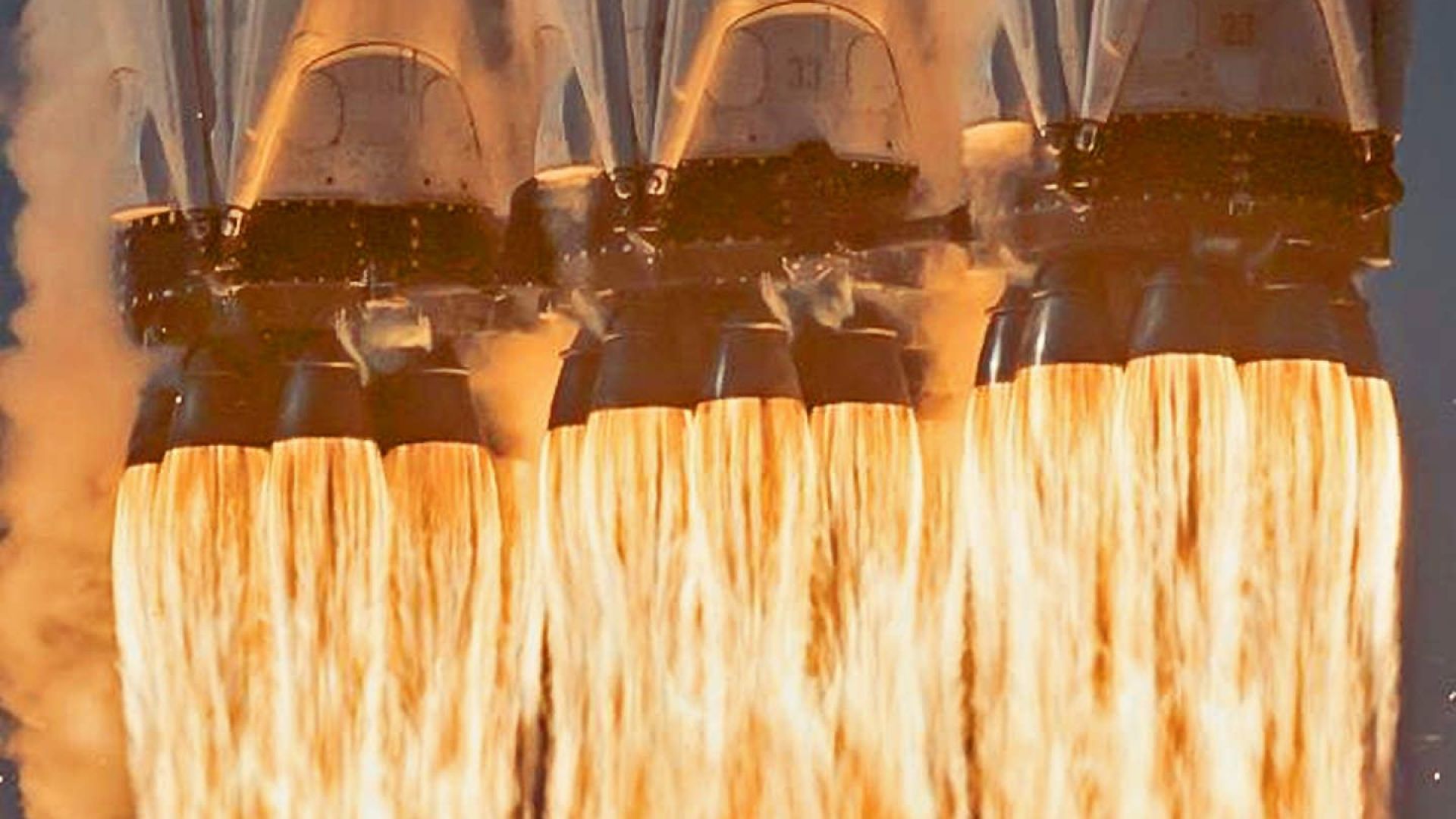 SpaceX за пореден път успешно изстреля най-мощната ракета в света