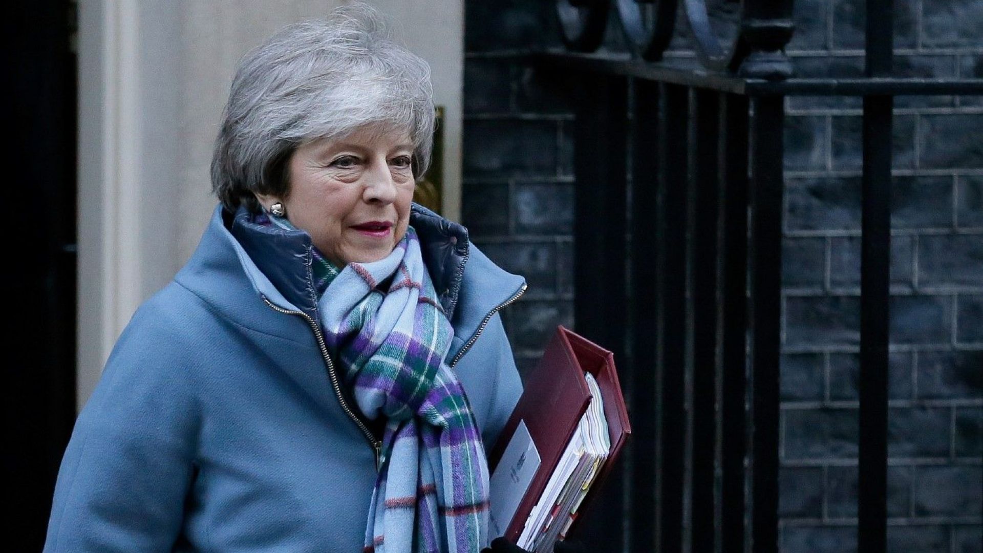 Във вторник 29 януари британският премиер Тереза Мей получи мандат