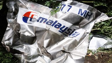 Самоубил ли се е пилотът на изчезналия малайзийски самолет - спор между премиери