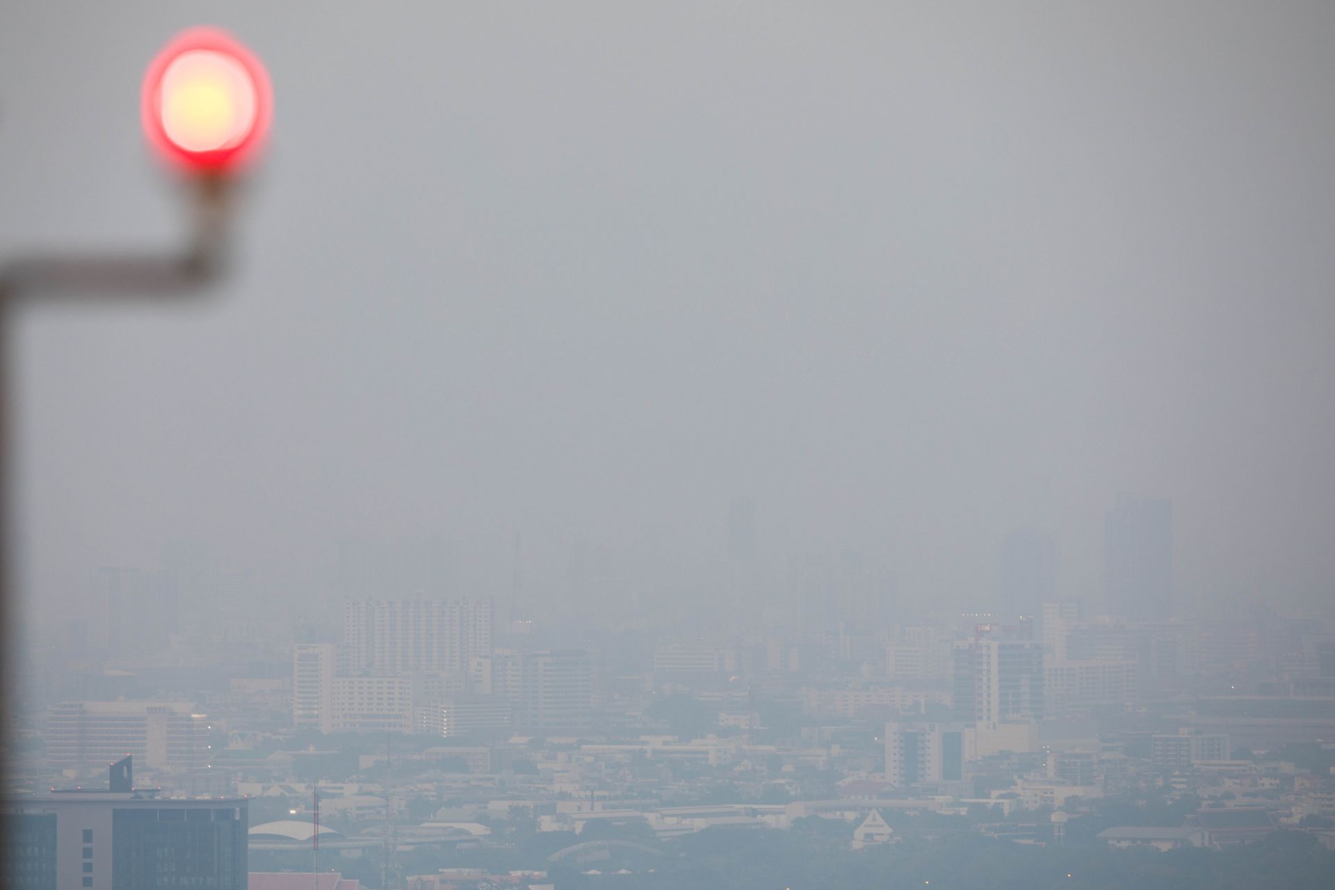 Понякога смогът над тайландската столица буквално е непрогледен