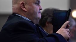 Поправен е дефектът, чрез който iPhone може да бъде подслушван