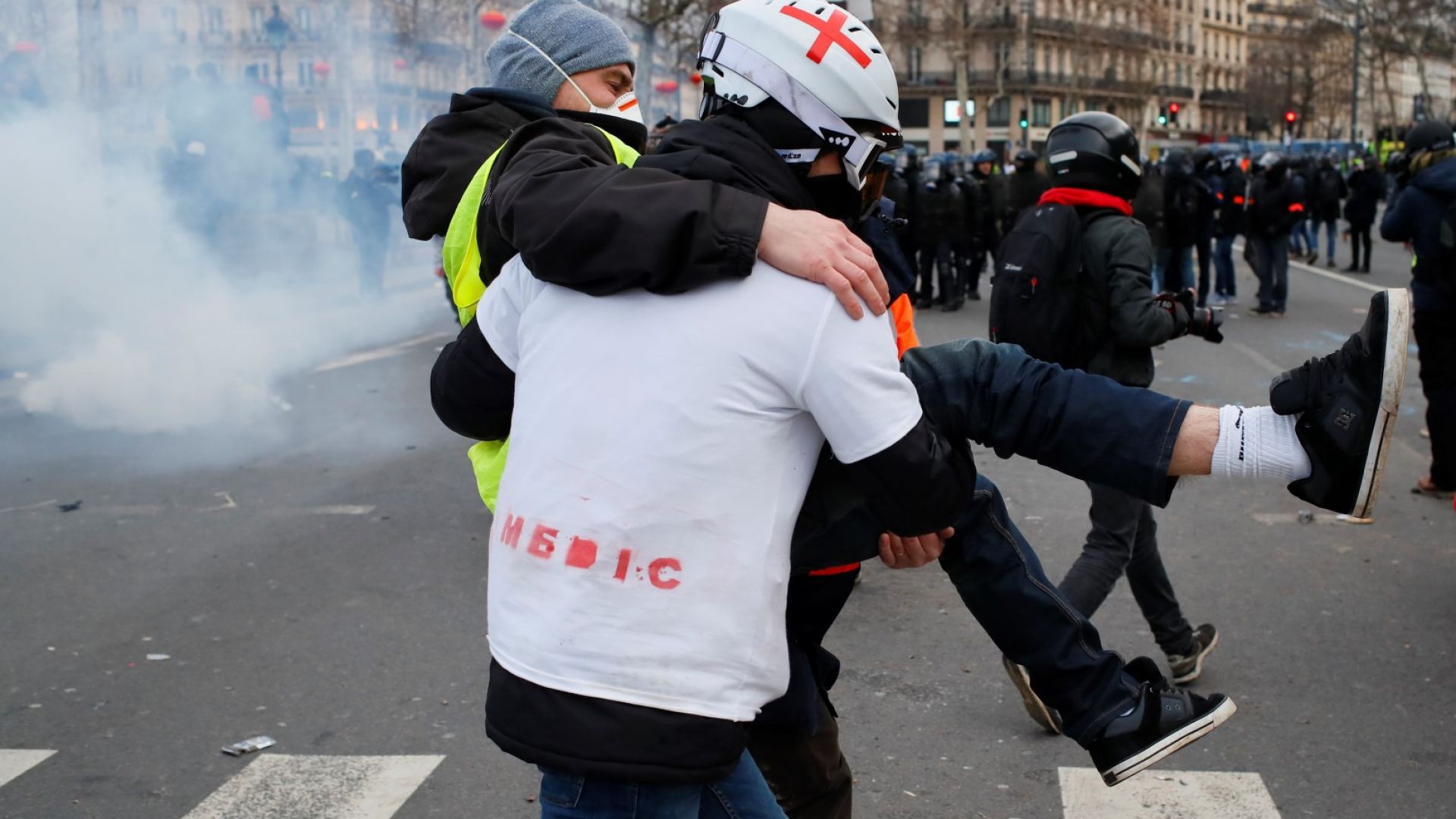 Полицията арестува 10 души в днешния протест на жълтите жилетки