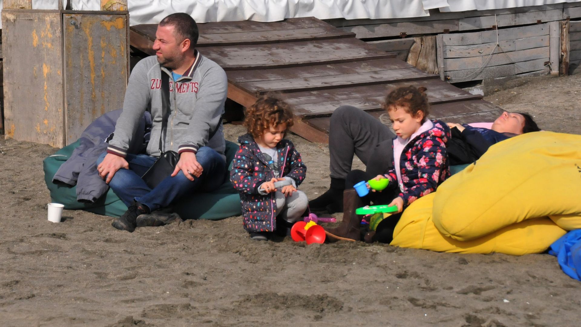 Необичайно топлото време и температурата която достигна 20 градуса в