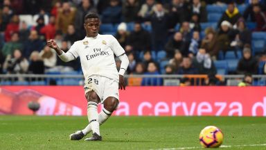 Бразилското чудо отново блестя за Реал и се закани на Барса 