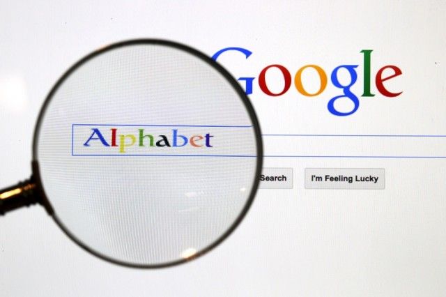 Алфабет (Alphabet), компанията майка на Гугъл (Google), достигна 1 трилион долара пазарна оценка снощи