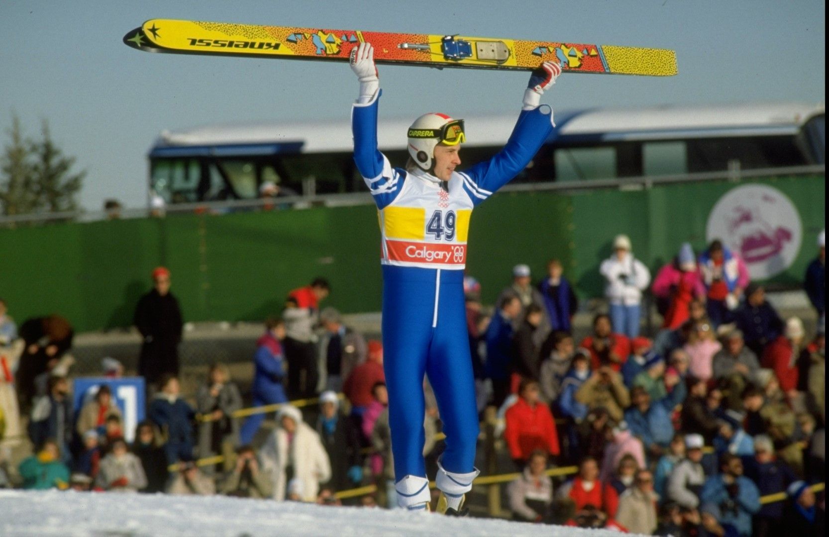 Мати Никанен (1963-2019) определян е като най-великия ски-скачач в историята. Финалндецът печели 4 олимпийски титли, но животът му далеч от шанцата е изпъстрен с непрестанни скандали свързани с алкохол и насилие.