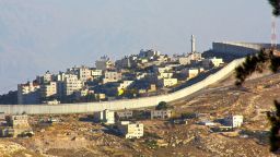 Израел вдига 6-метрова стена на Ивицата Газа