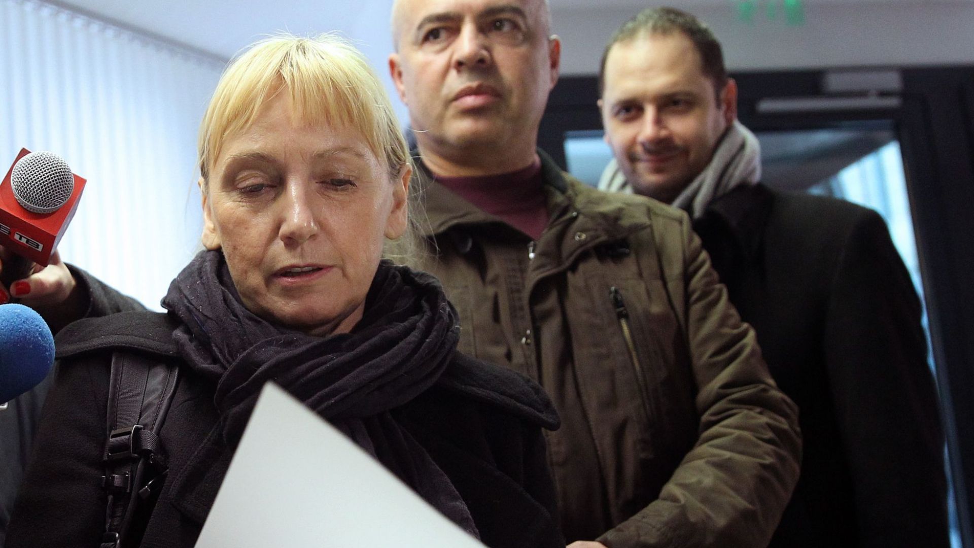 Говорителят и депутат от БСП за България Елена Йончева внесе