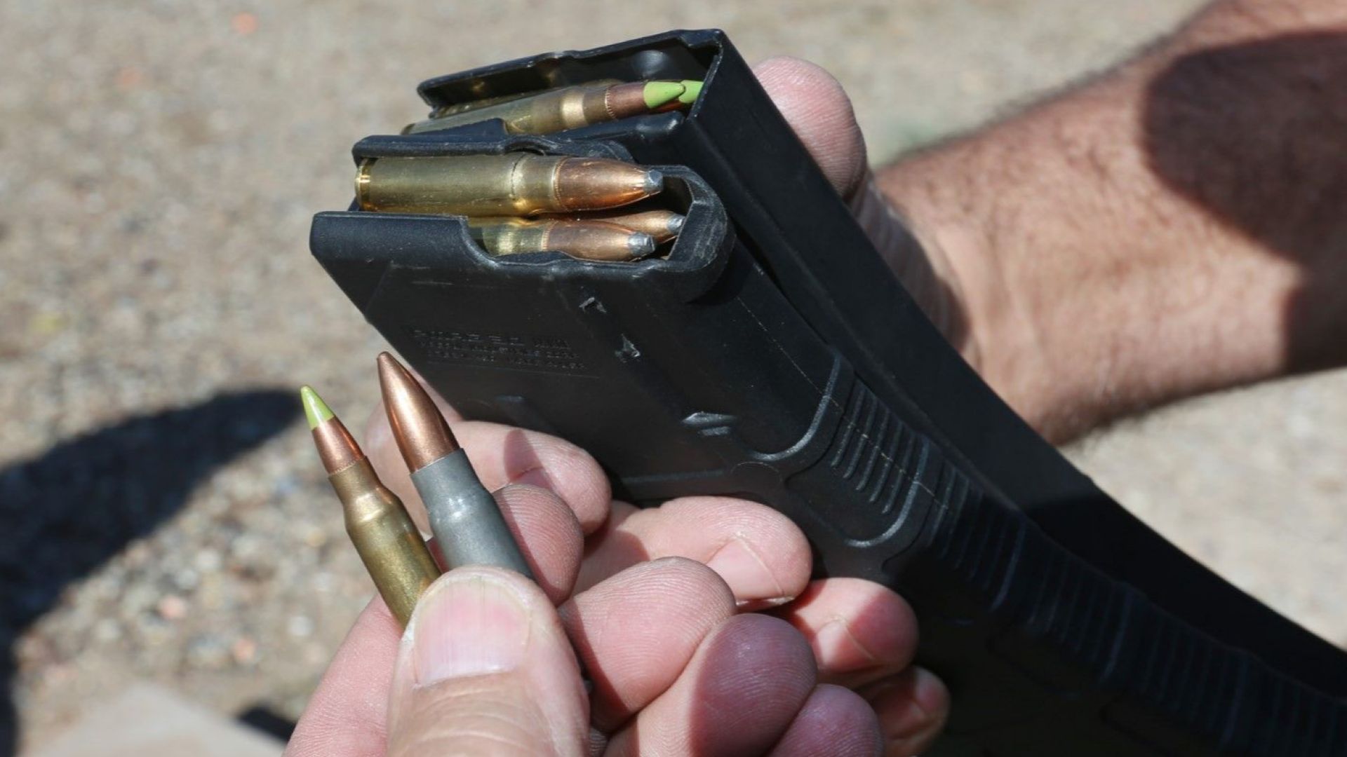 Разбита е организирана престъпна група от 7 души за незаконна