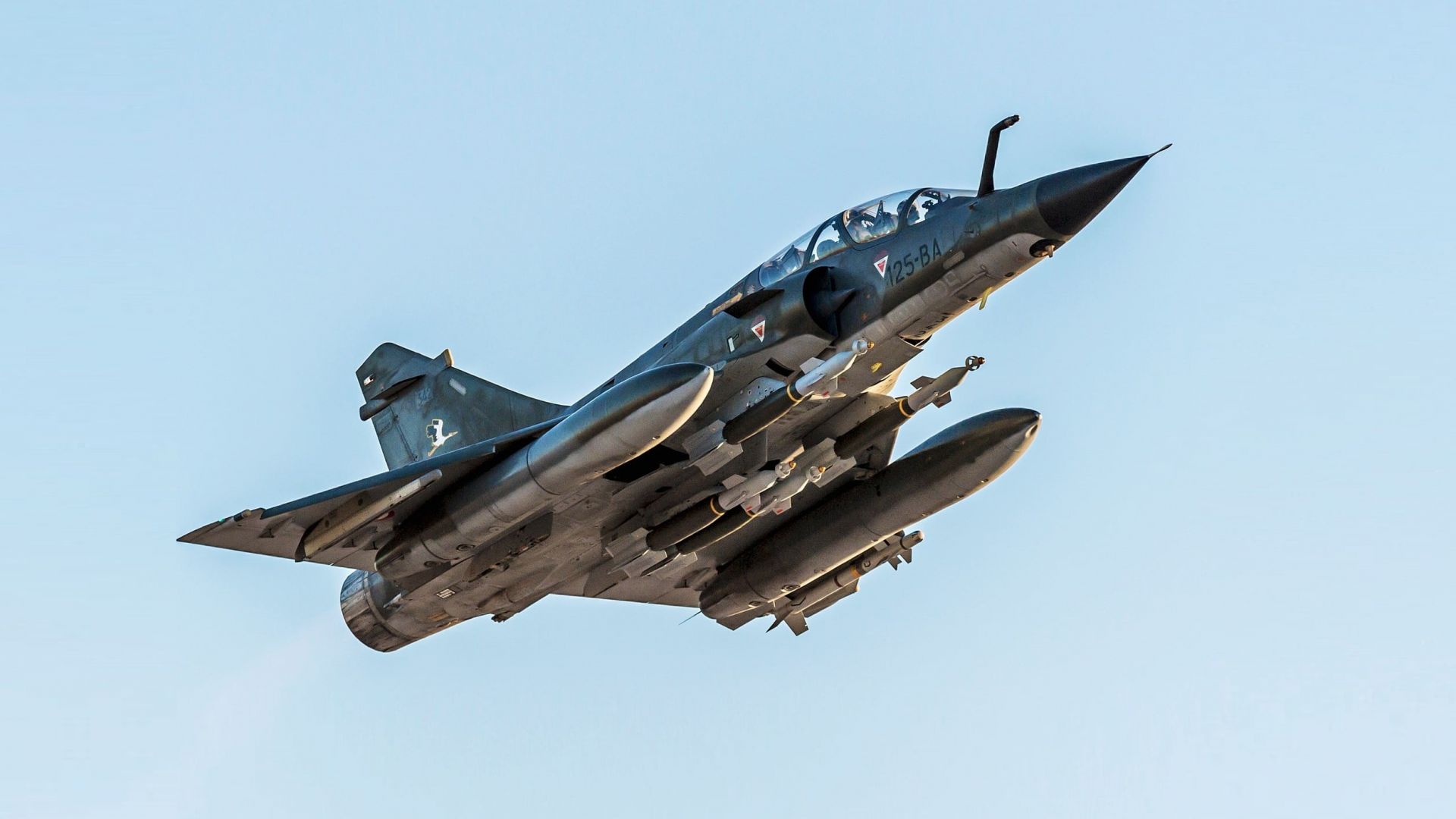 Френски изтребители са нанесли вчера въздушни удари в район в