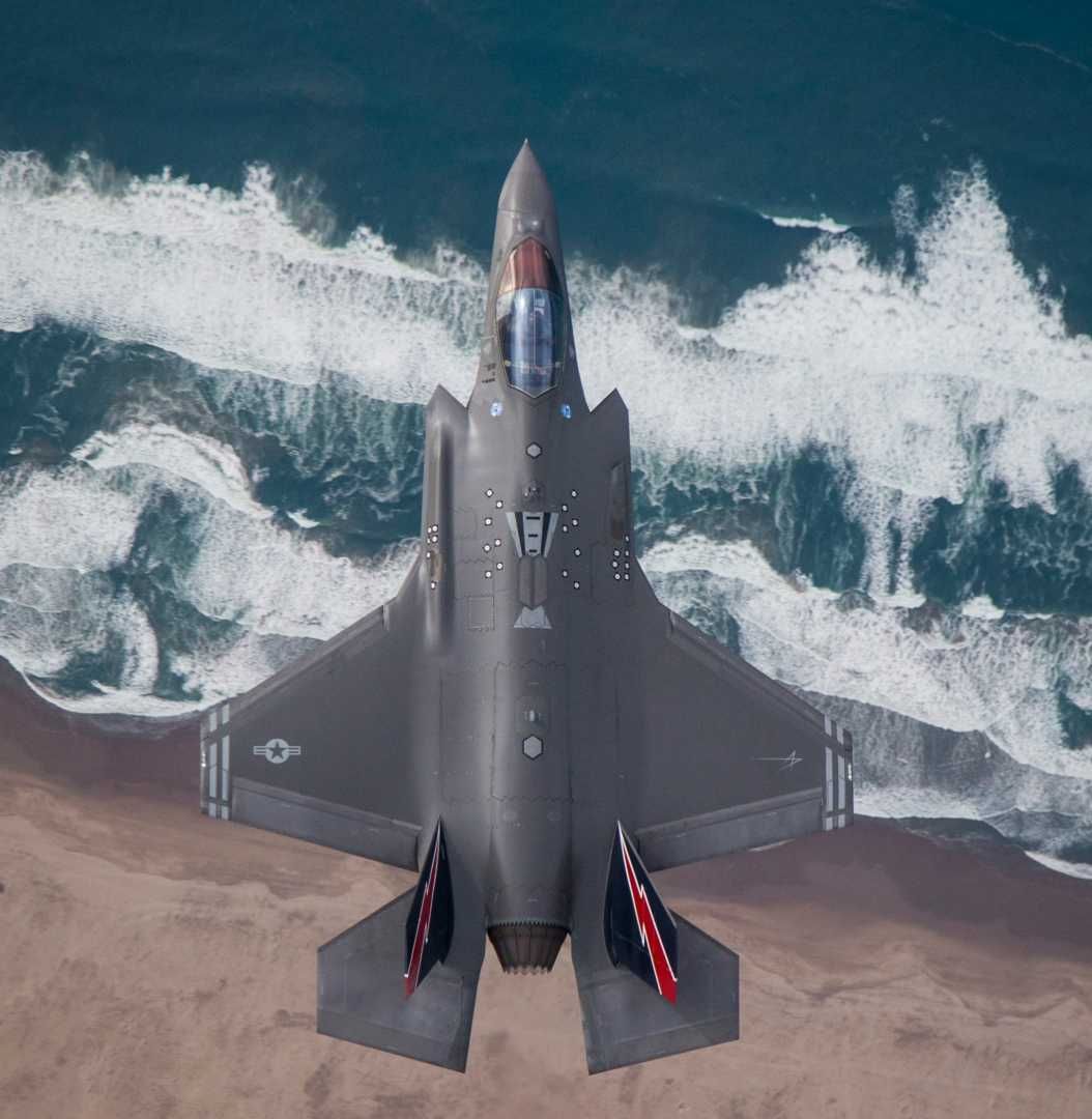 Стелт изтребител F-35 Lightning II