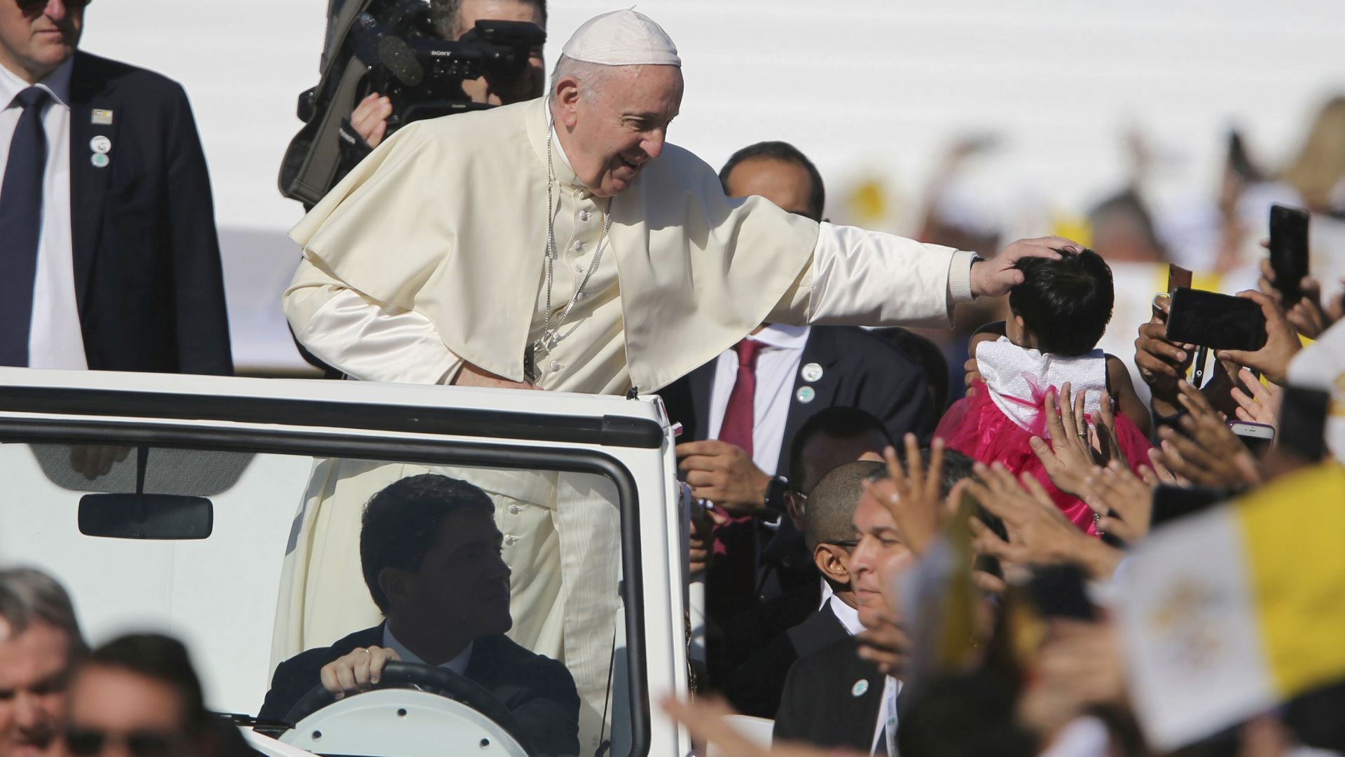 Посещението на папа Франциск в началото на май ще създаде