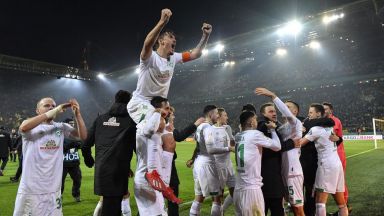 Трилър с 6 гола ограби мечтата за дубъл на лидера в Германия