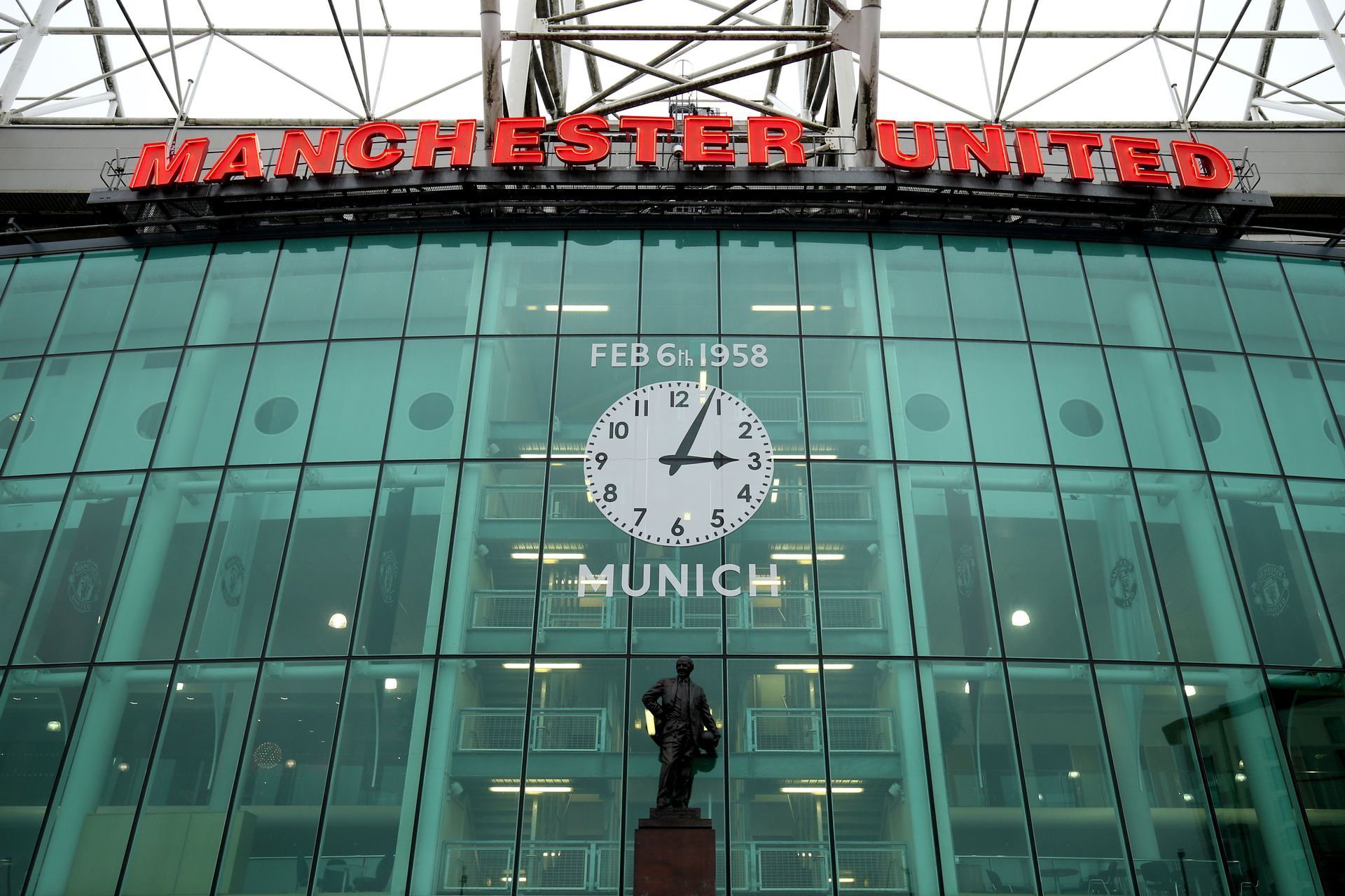 Почитта на стадиона на Юнайтед преди година, на 60-ата годишнина от Мюнхен