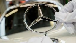 „Даймлер“ отчете понижаване на печалбата си с 49%