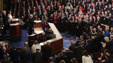 Тръмп изправи на крака  Конгреса: САЩ никога няма да бъде социалистическа страна (видео)